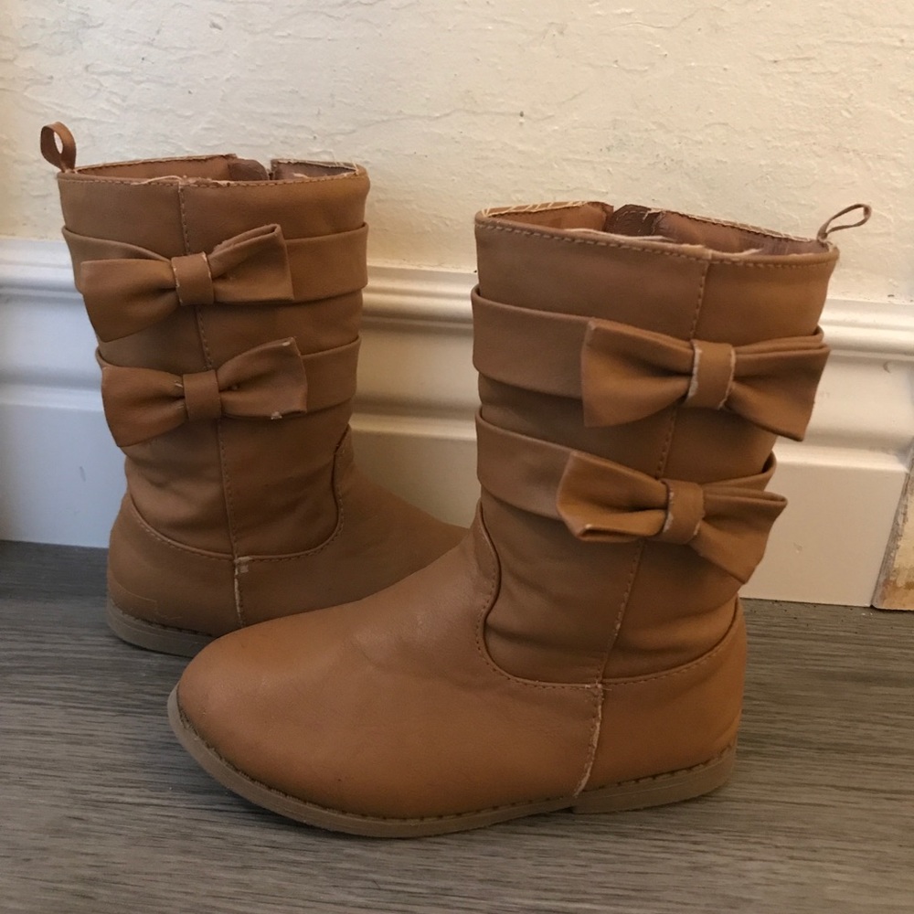 Girls boots
